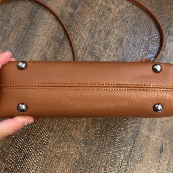 Claudia Canova Tan Flip Over Cross Body Bag - Picture 3 of 10